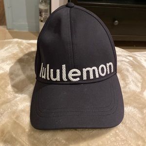 Black lululemon mens hat
